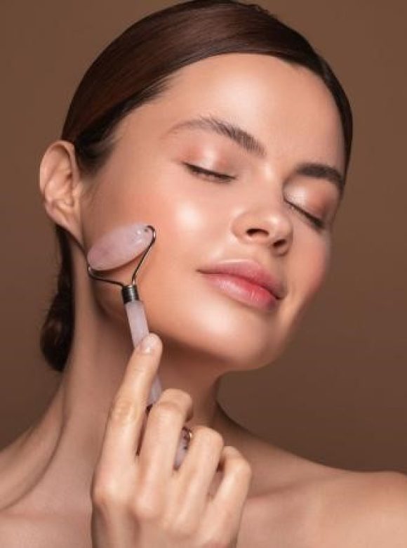 Facial reflexology and detoxifying ritual